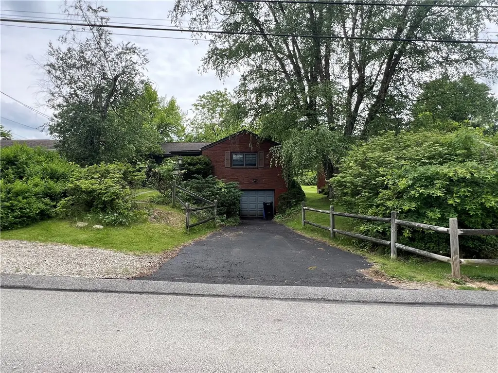 1017 Schweitzer Rd, McKeesport, PA 15135 - #1