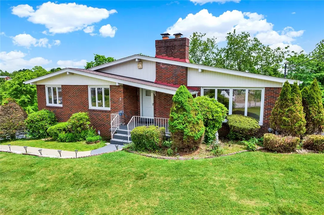 305 Beckman Dr, McKeesport, PA 15132 - #1