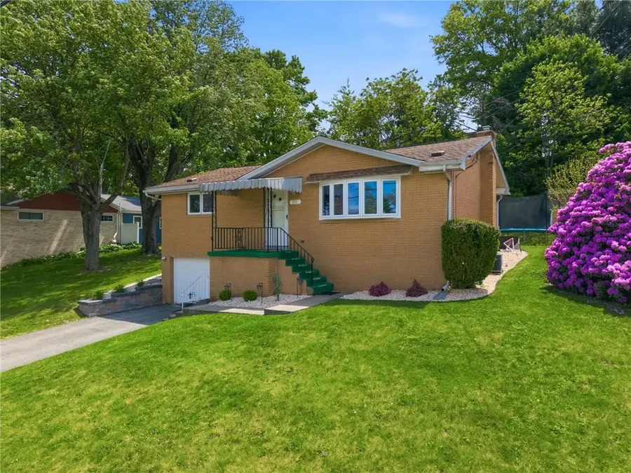 551 Hickory Dr, Greensburg, PA 15601 - #2