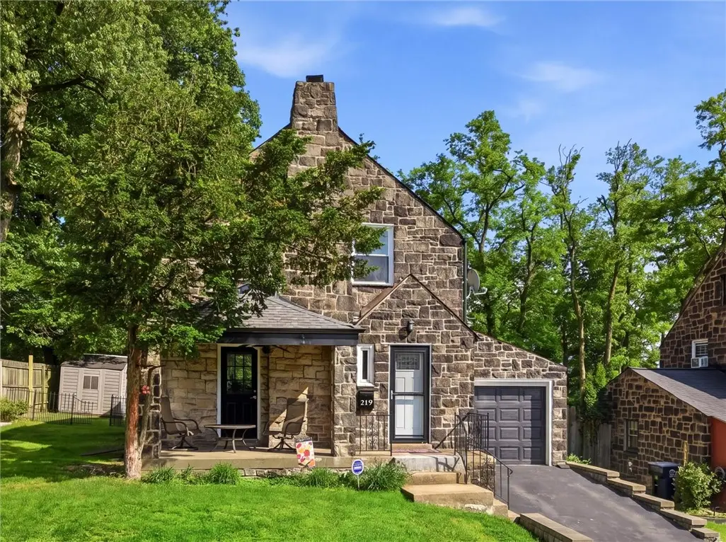 219 Curtis St, Pittsburgh, PA 15235 - #1