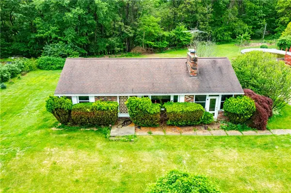 321 Pleasant Dr, Aliquippa, PA 15001