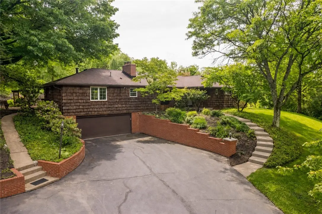 117 Valentine Dr, Coraopolis, PA 15108 - #1