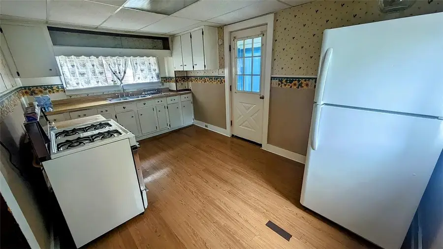 304 E 4th St, East Brady, PA 16028 - #3