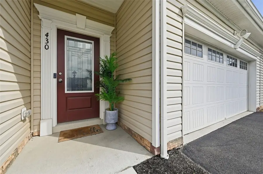 430 Dana Dr, New Kensington, PA 15068 - #2