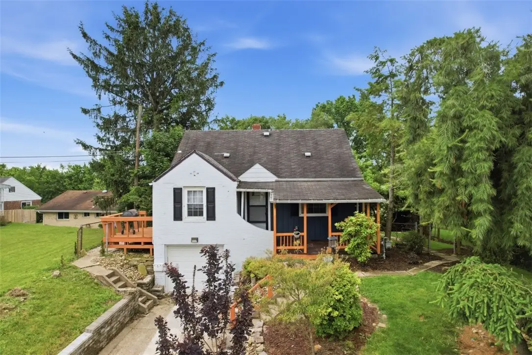 212 Nantucket Dr, Pittsburgh, PA 15236 - #1