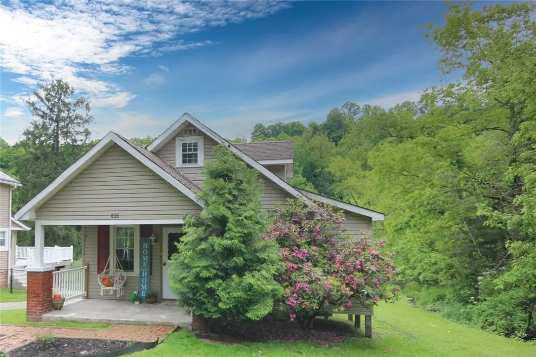 695 Milltown Rd, New Kensington, PA 15068 - #1