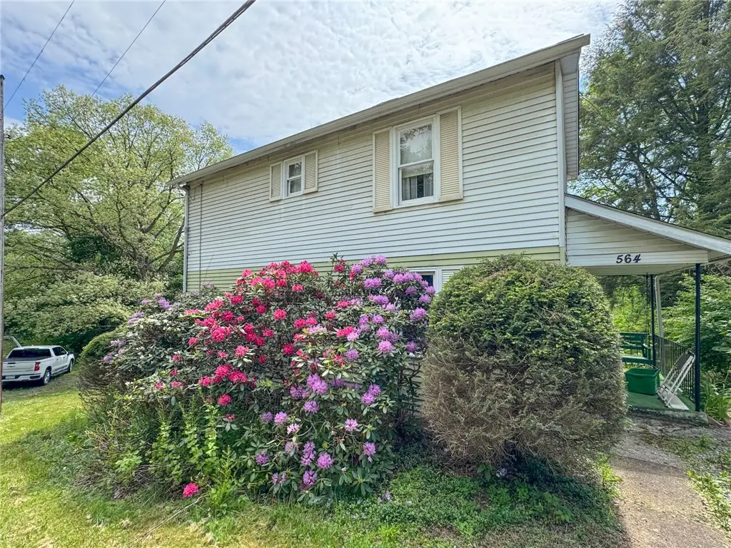 564 Benjamin St, Tarentum, PA 15084 - #1