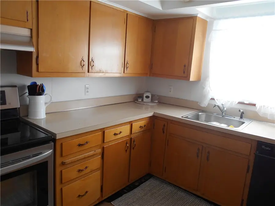408 Center St, Vanderbilt, PA 15486 - #3