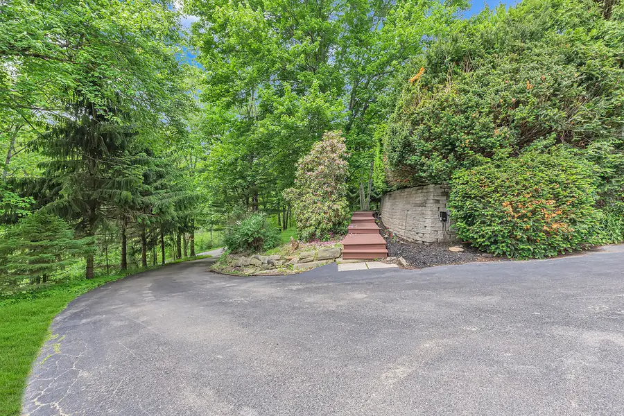 171 Dehaven Rd, Beaver Falls, PA 15010 - #2