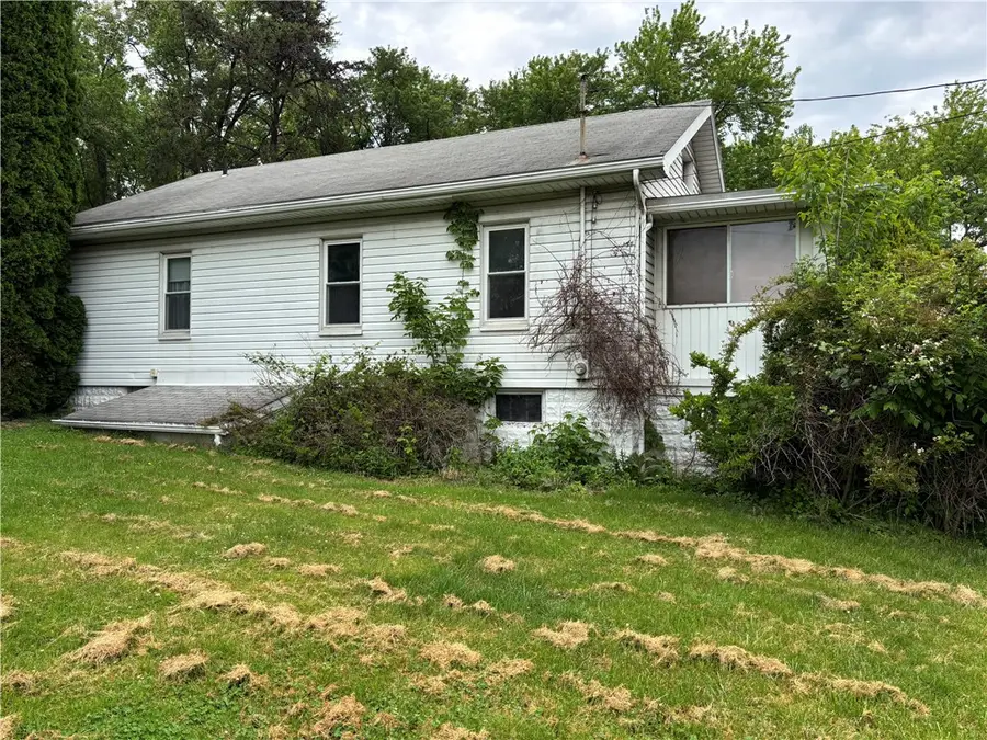 1041 Clinton Rd., Clinton, PA 15026 - #2