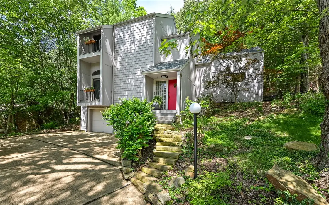109 Colwyn Rd, Pittsburgh, PA 15237 - #1