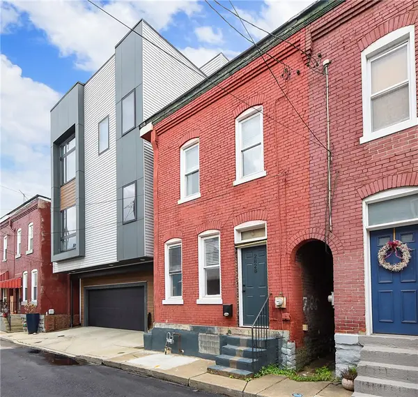 2828 Larkins Way, Pittsburgh, PA 15203