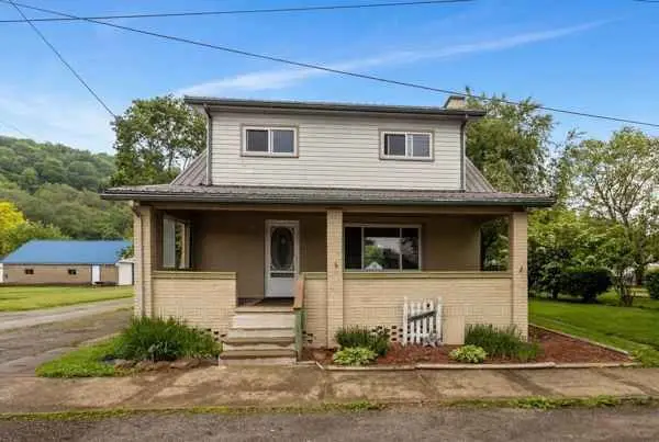 407 4th St, Darlington, PA 16115 - #1
