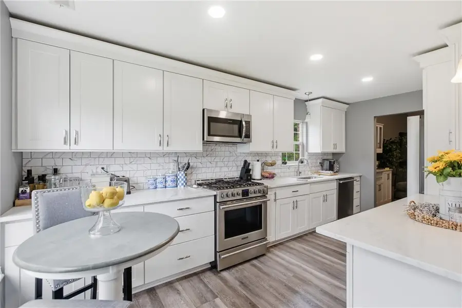 3432 Woodwind Dr, Clairton, PA 15025 - #2