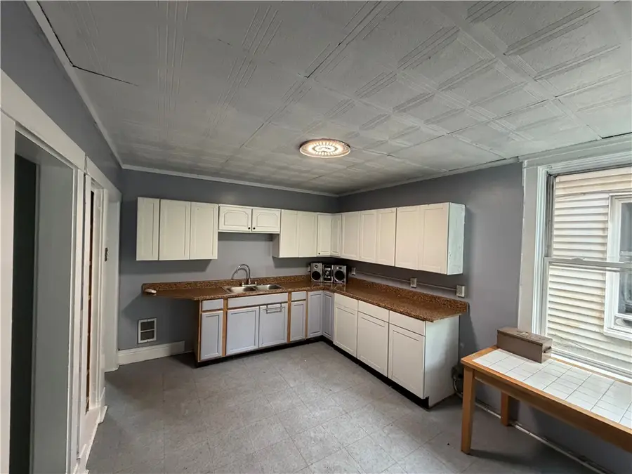 537 Thompson, Donora, PA 15033 - #3