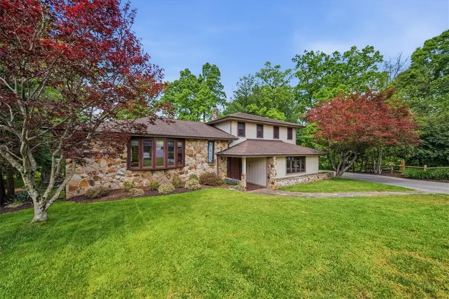 209 Tyburn Woods Dr, Gibsonia, PA 15044 - #2