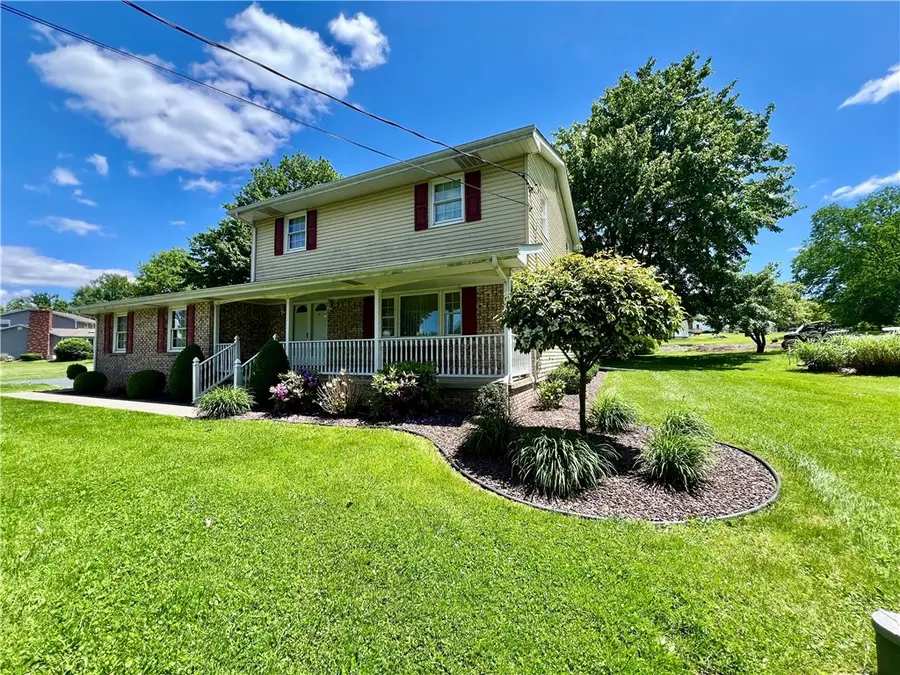 156 Clarksen Dr, New Castle, PA 16101 - #2