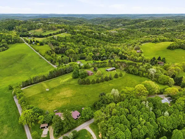 1389 Gilchrist Road, Vandergrift, PA 15690