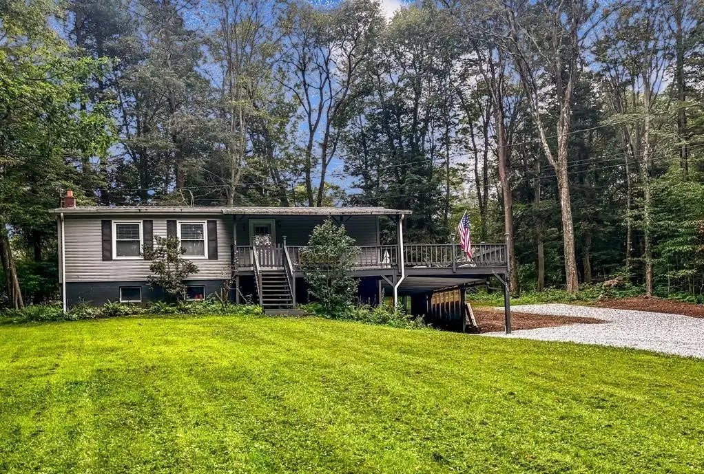 365 S Shore Trl, Central City, PA 15926 - #1