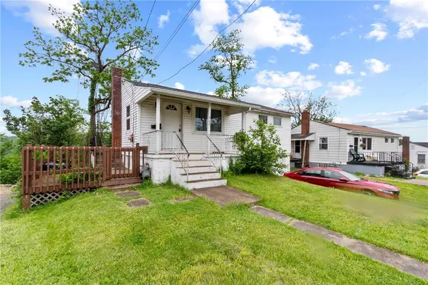 402 Oakhurst Ave, North Versailles, PA 15137