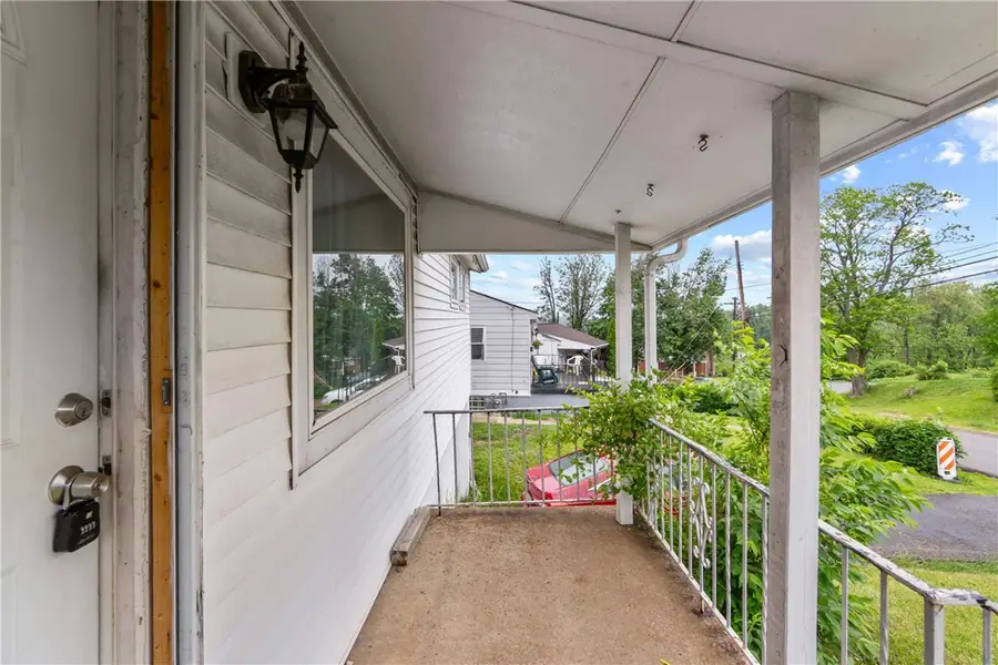 402 Oakhurst Ave, North Versailles, PA 15137 - #2