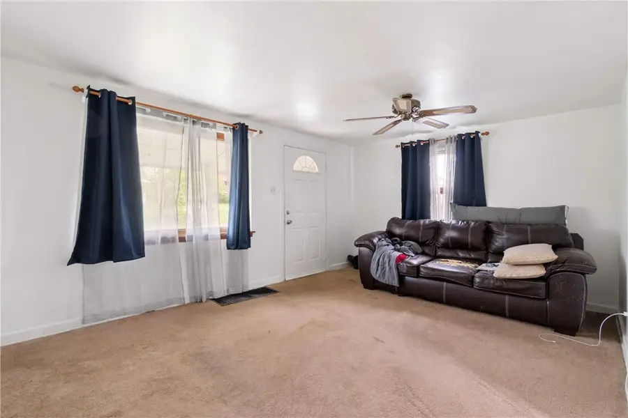 402 Oakhurst Ave, North Versailles, PA 15137 - #3