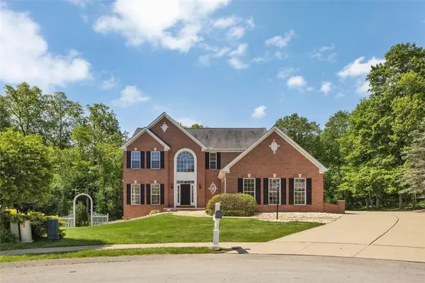 425 Mallard Dr, Cranberry Twp, PA 16066