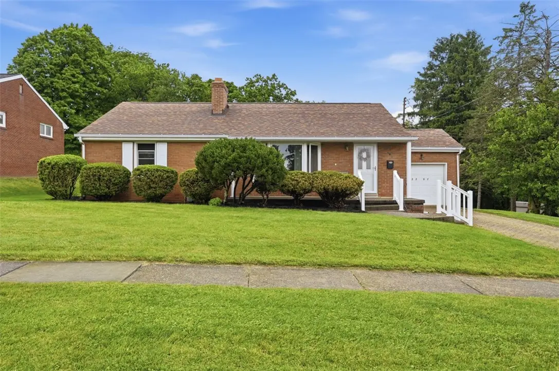 2207 Ridgevue Ave, Aliquippa, PA 15001 - #1