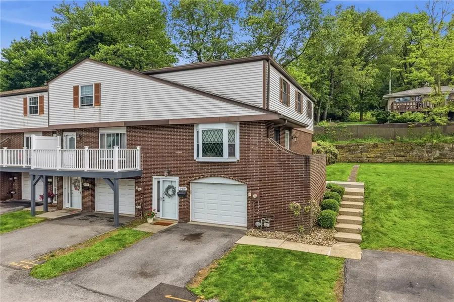 907 Camelot Drive, Pittsburgh, PA 15237 - #2