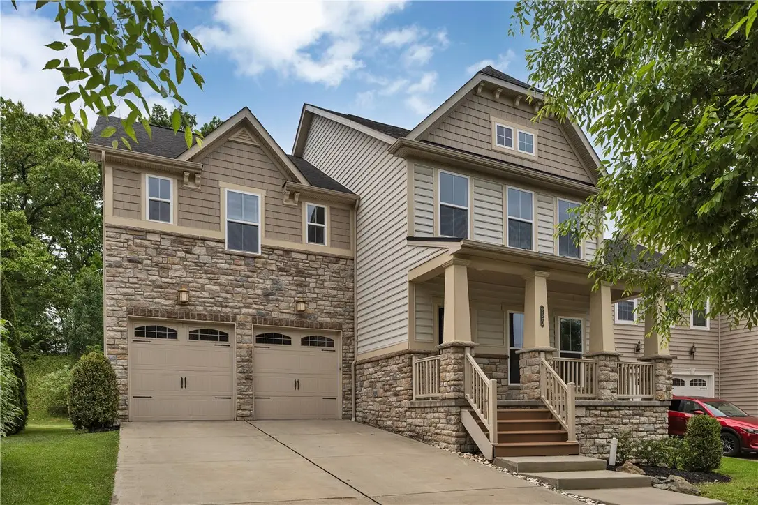 220 Boardwalk Dr, Cranberry, PA 16066 - #1