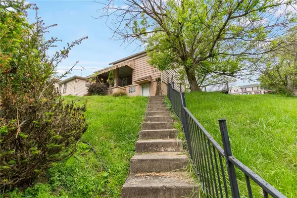 485 Pierson Run Rd, Pittsburgh, PA 15239