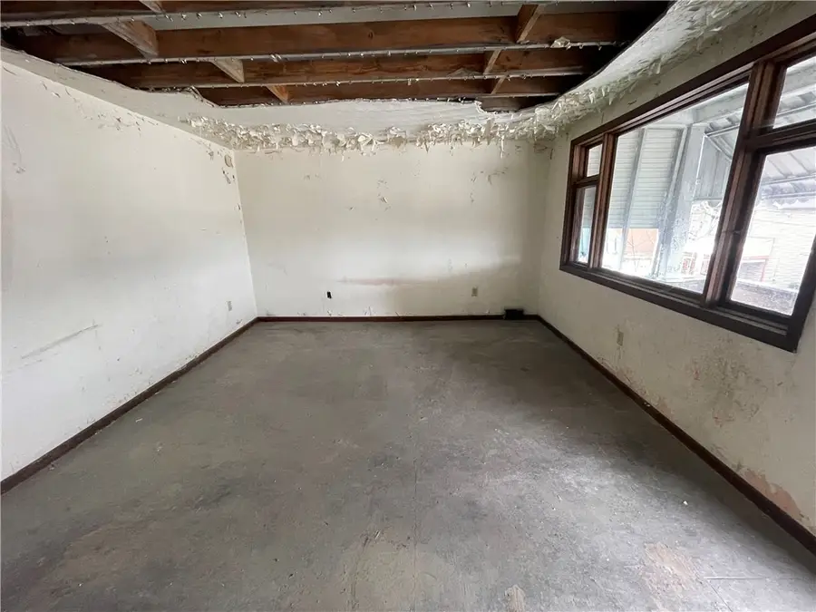 1209 Scott St, McKeesport, PA 15132 - #2