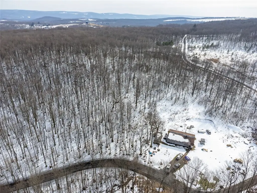 660 Clinton Rd, White, PA 15490 - #1