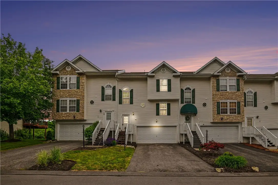 137 Mountain Dr, Carnegie, PA 15106 - #1