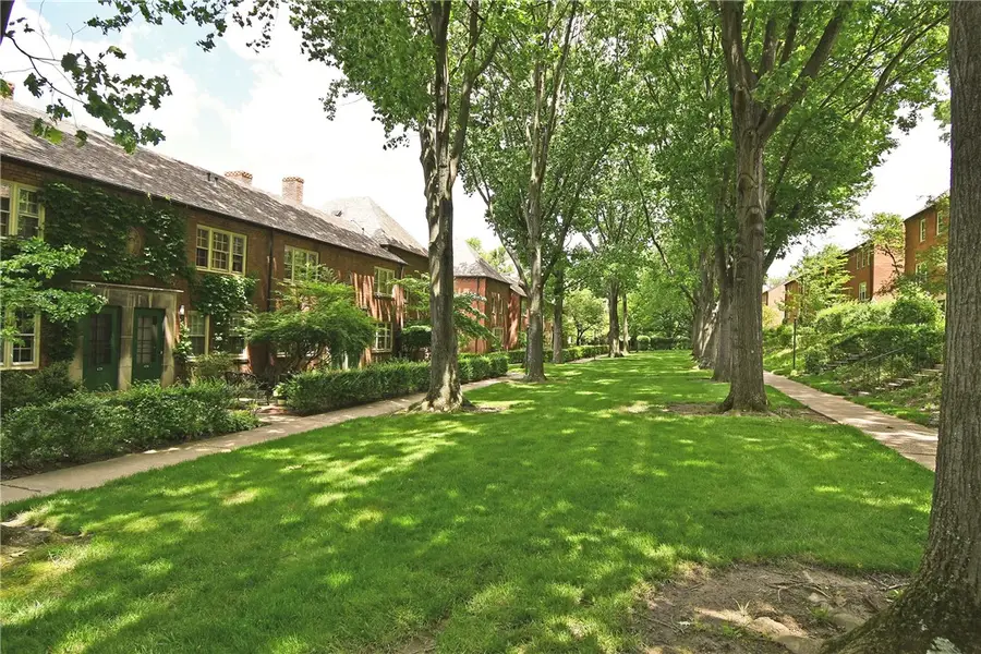 427 Olympia Rd, Pittsburgh, PA 15211 - #2