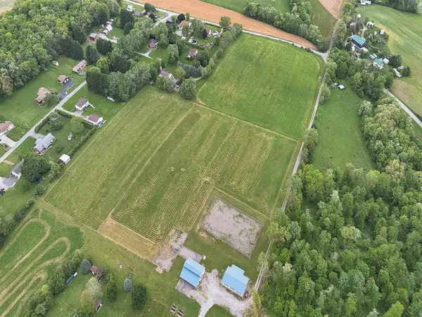 2412 Old Route 422 East E, Fenelton, PA 16034