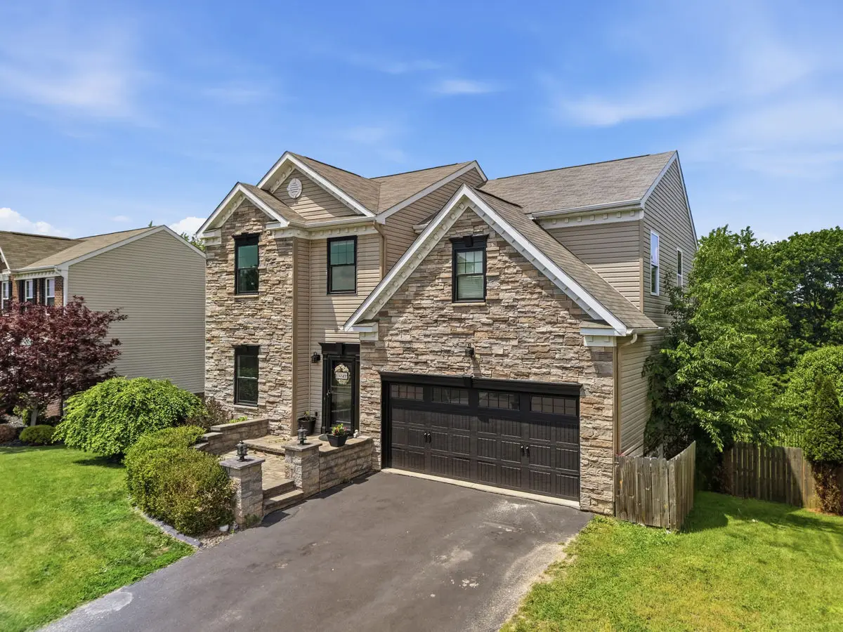 1049 Sweet Brier Drive, Aliquippa, PA 15001 - #1