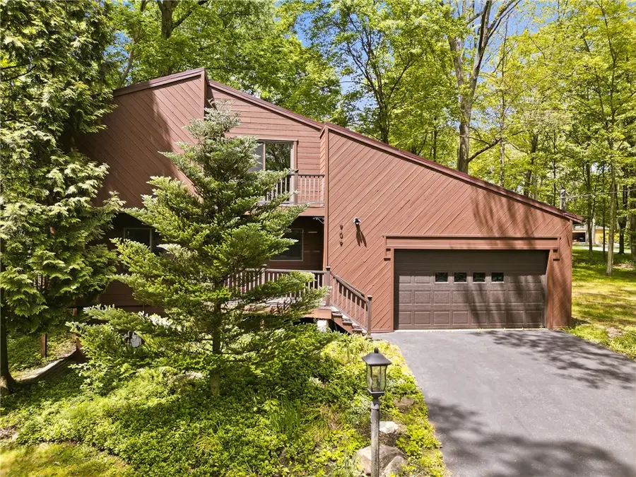 909 Apache Trl, Mercer, PA 16137 - #3
