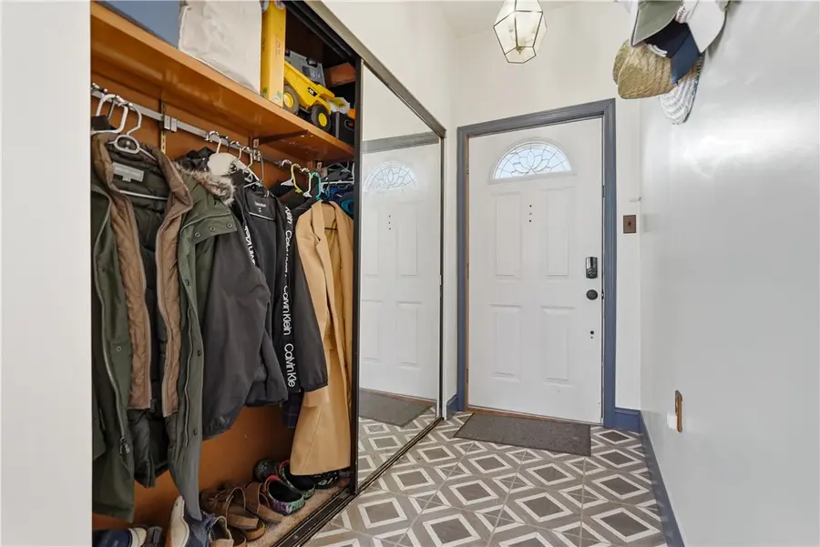 48 Angle Aly, Pittsburgh, PA 15223 - #3