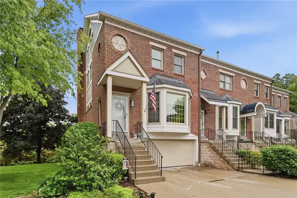 4020 Alden Dr, Pittsburgh, PA 15220