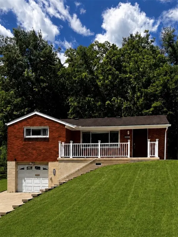 11228 Azalea Dr, Pittsburgh, PA 15235