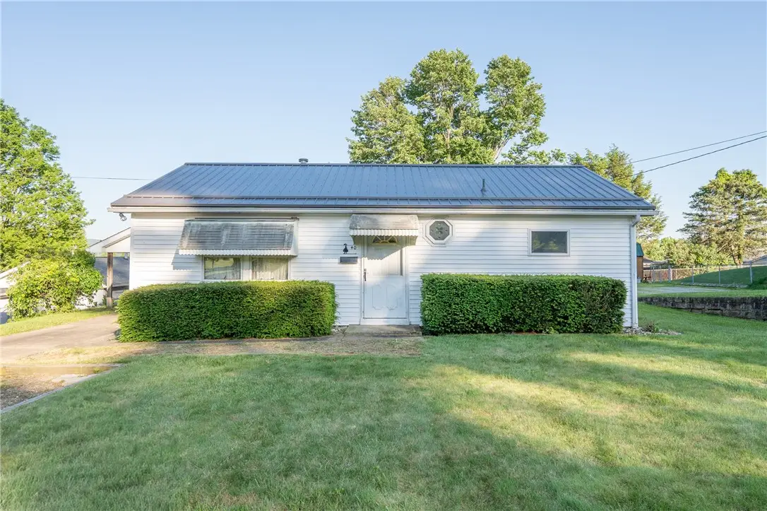 40 Viewmont Dr, Latrobe, PA 15650 - #1
