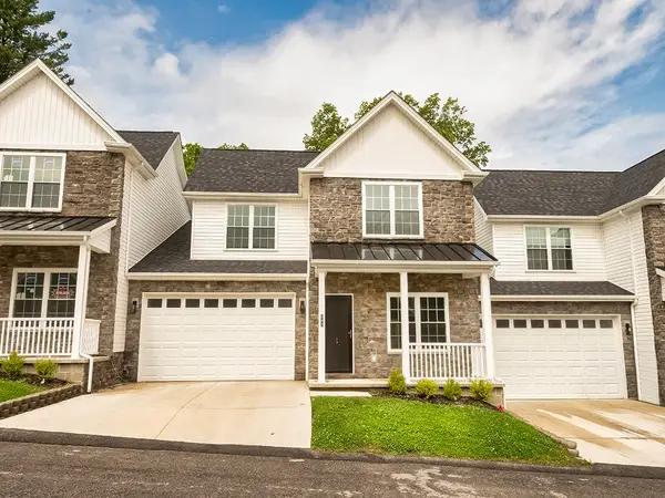 202 Willow Ln, Beaver Falls, PA 15010