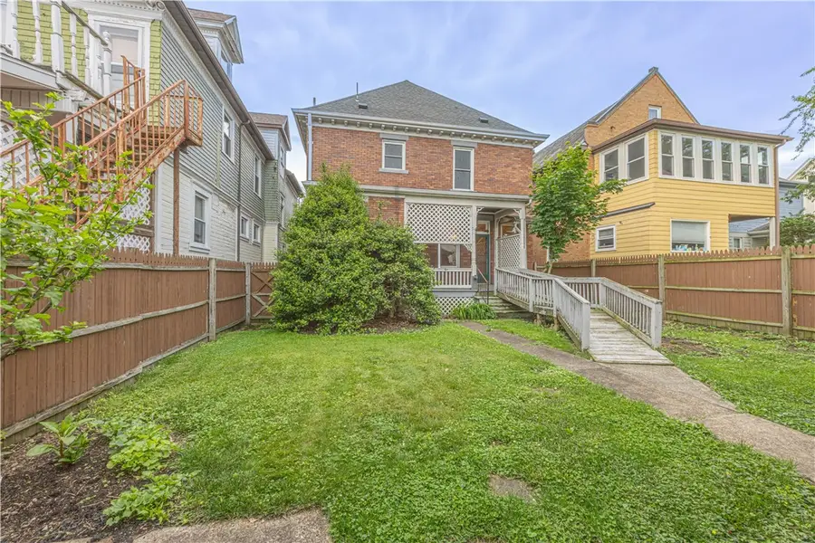 114 Union St, Uniontown, PA 15401 - #2