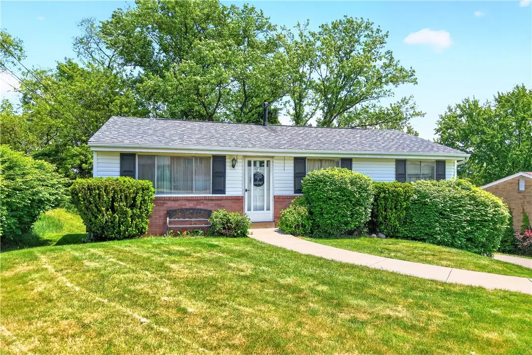 35 Frances Dr, Coraopolis, PA 15108 - #1