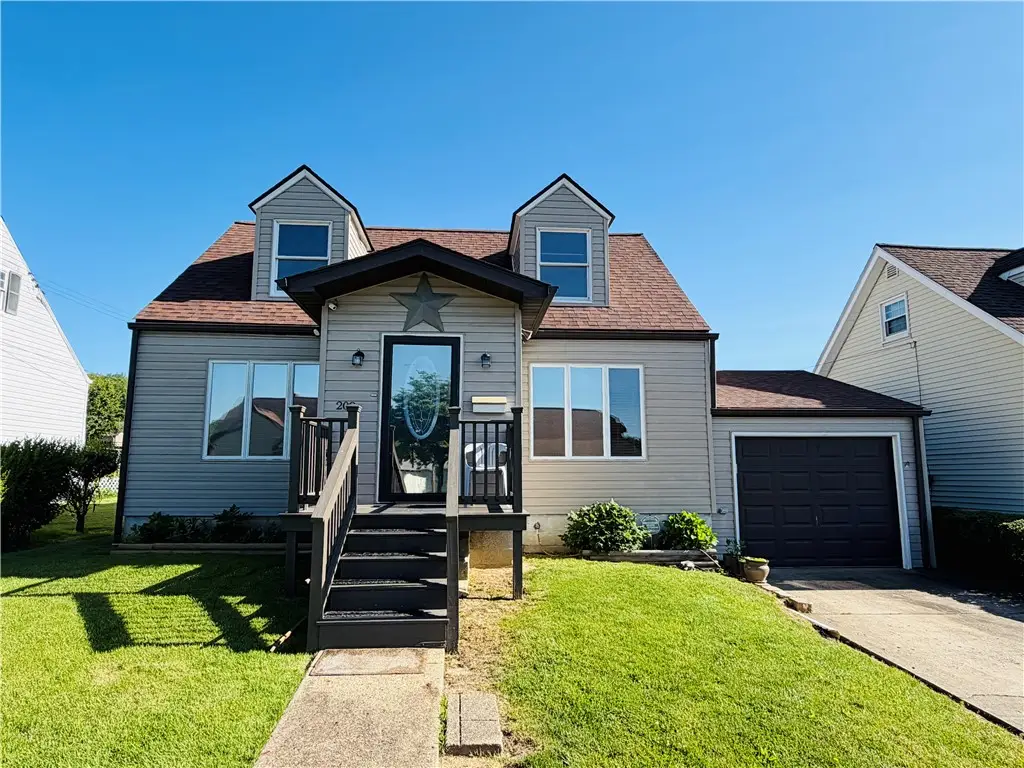 208 Cumberland Ave, Masontown, PA 15461 - #1