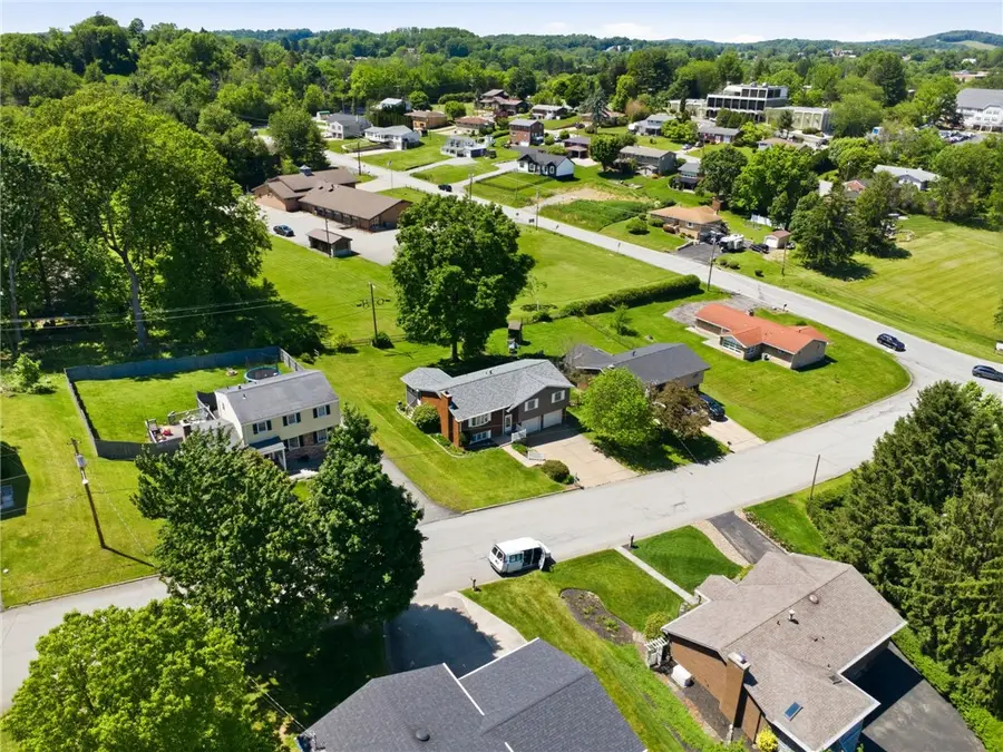 5 Waverly Dr, Greensburg, PA 15601 - #3