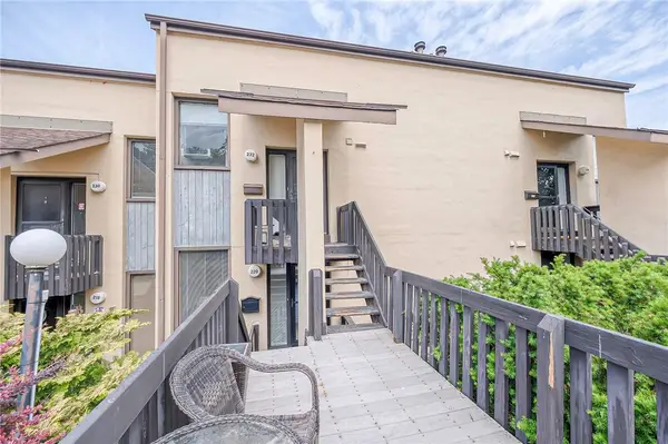 2034 Swallow Hill Rd #220, Pittsburgh, PA 15220