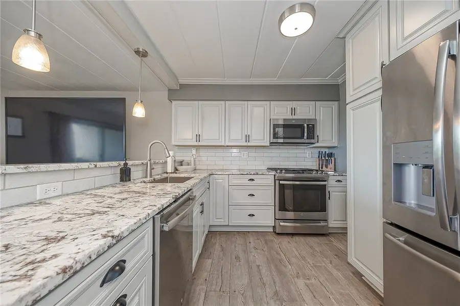 2034 Swallow Hill Rd #220, Pittsburgh, PA 15220 - #2
