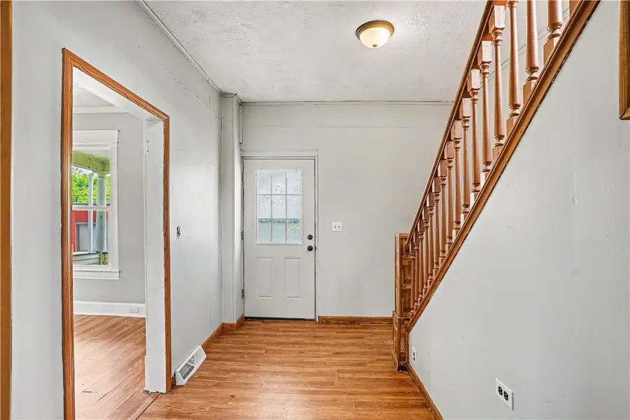 511 Portersville Rd, Ellwood City, PA 16117 - #3